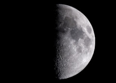 20090304 First Quarter Moon